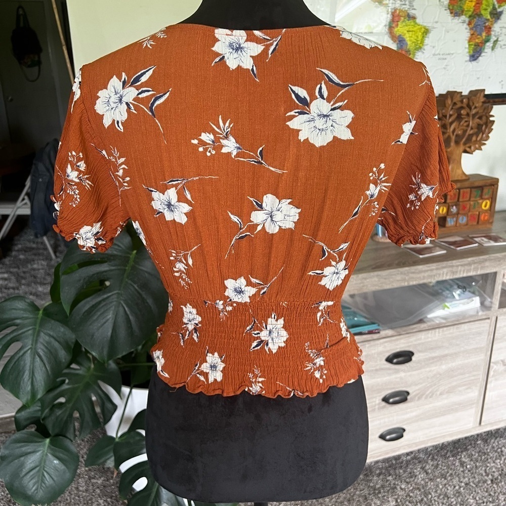 Paper Crane Rust Floral Blouse - Picture 2 of 6